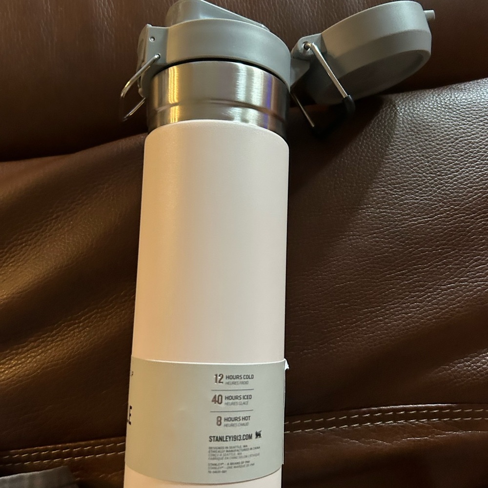Stanley Quick-Flip Go Bottle in Pink and Gray 24oz